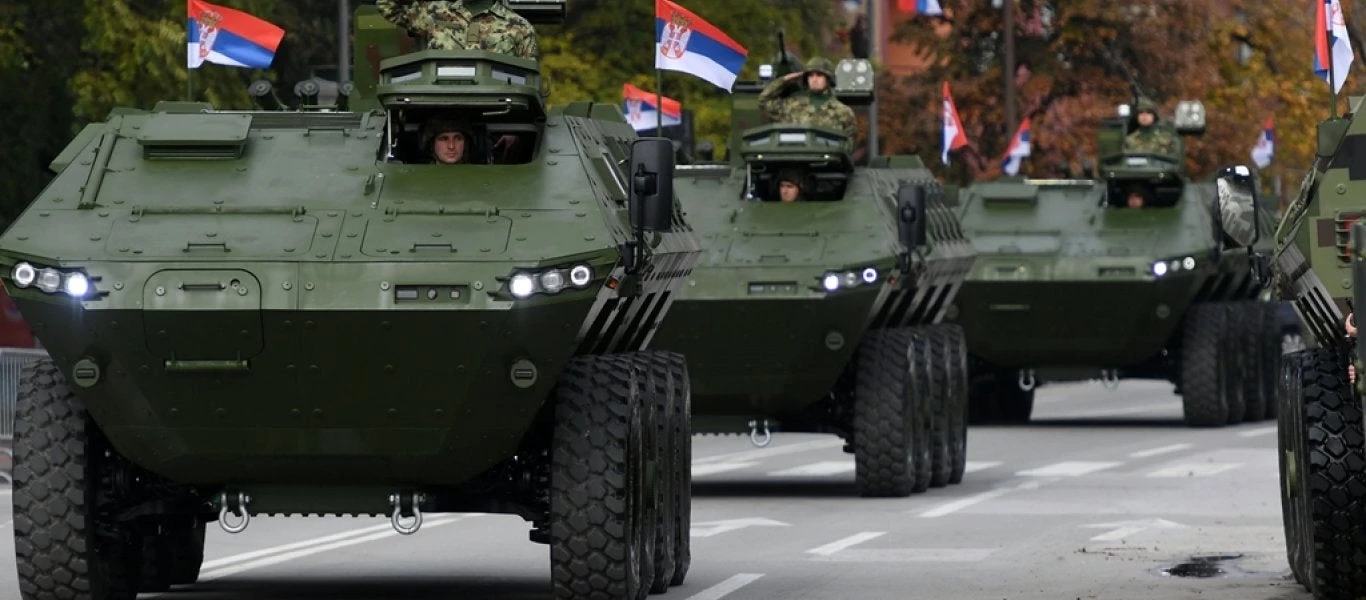 Χιλιάδες Σέρβοι τραγουδούν μαζί με Ιερείς για το Κοσσυφοπέδιο (βίντεο)